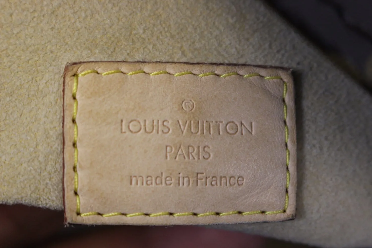 LOUIS VUITTON Artsy MM Monogram Canvas Handbag