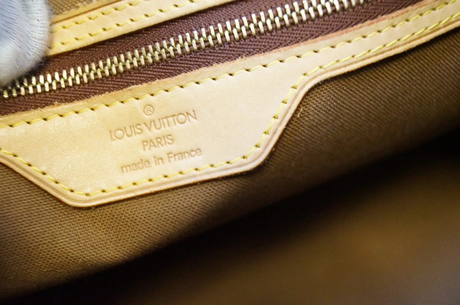 LOUIS VUITTON Monogram Batignolles Horizontal Tote Bag